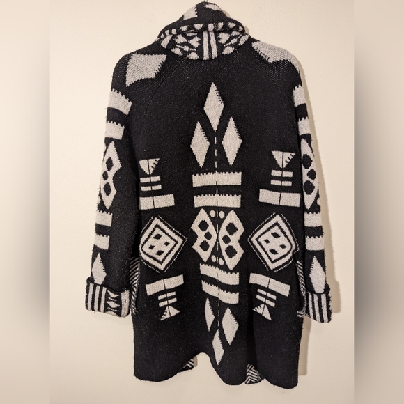 Zara Sz Small Black White Collared Aztec Print Chunky Knit Sweater Cardigan Coat - Picture 5 of 5